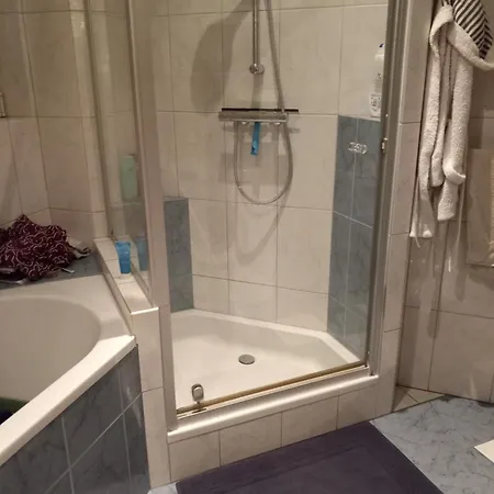 Eenpersoonskamer Met Gezamenlijk Gebruik Badkamer En Toilet 3* Thorn