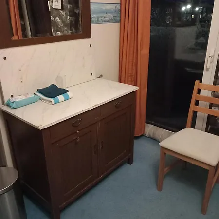 Bed and Breakfast Eenpersoonskamer Met Gezamenlijk Gebruik Badkamer En Toilet Thorn