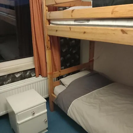 Eenpersoonskamer Met Gezamenlijk Gebruik Badkamer En Toilet 3*