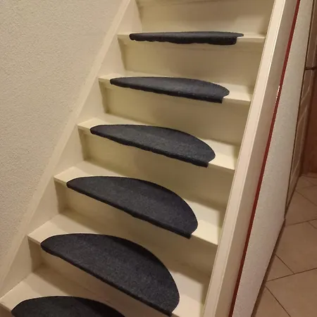 Eenpersoonskamer Met Gezamenlijk Gebruik Badkamer En Toilet 3*