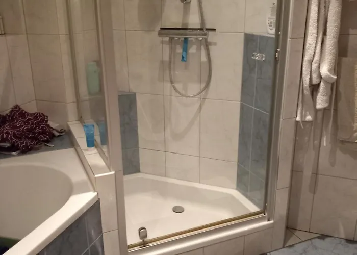 Eenpersoonskamer Met Gezamenlijk Gebruik Badkamer En Toilet 3* Thorn